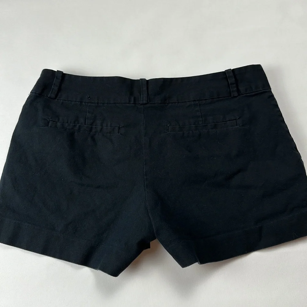 Banana Republic black ryan fit shorts with side pockets. Size 8